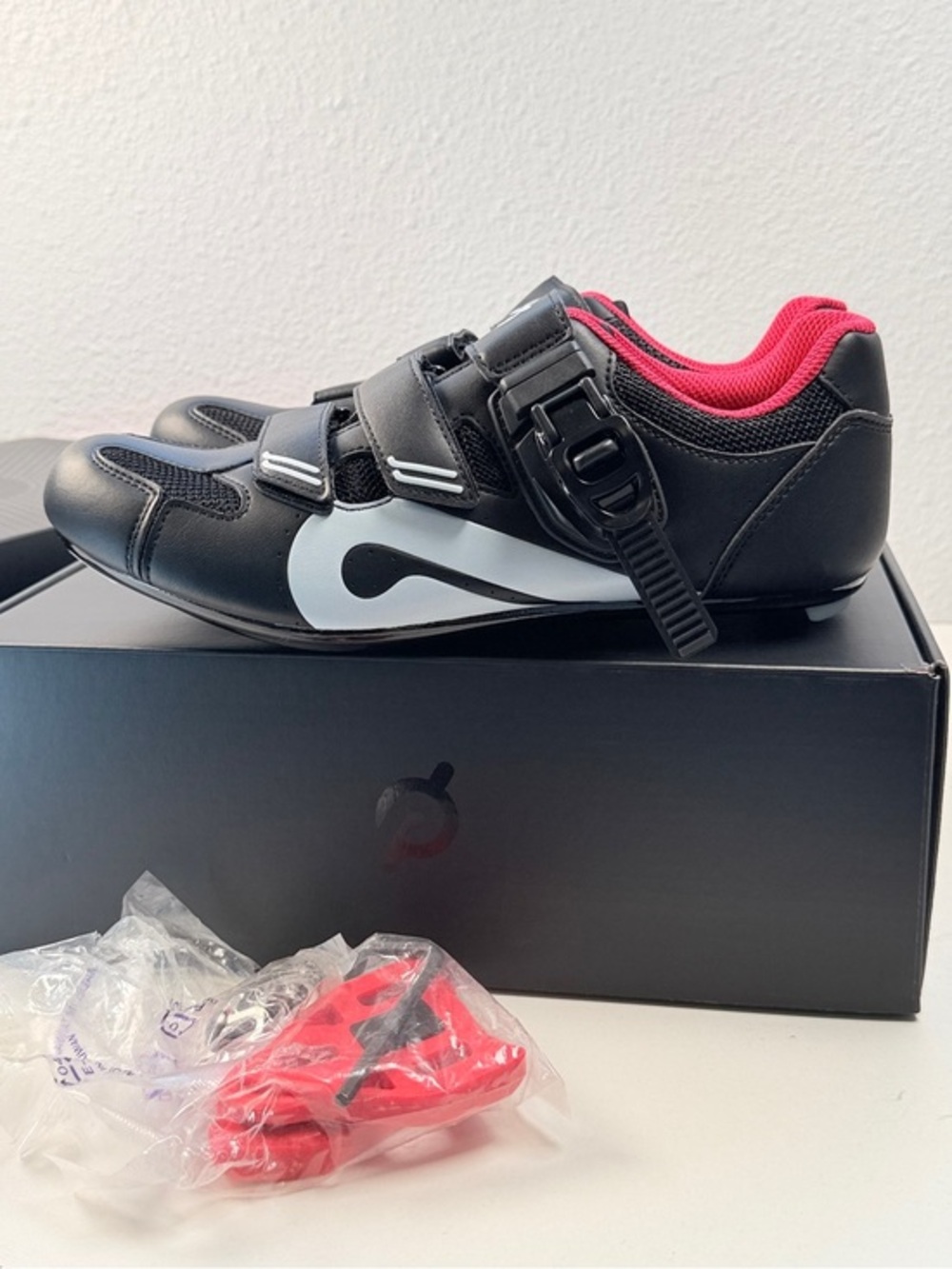Peloton Cycling Shoes Black White Indoor Spin Bike Shoes Size EU 39 US Womens 8